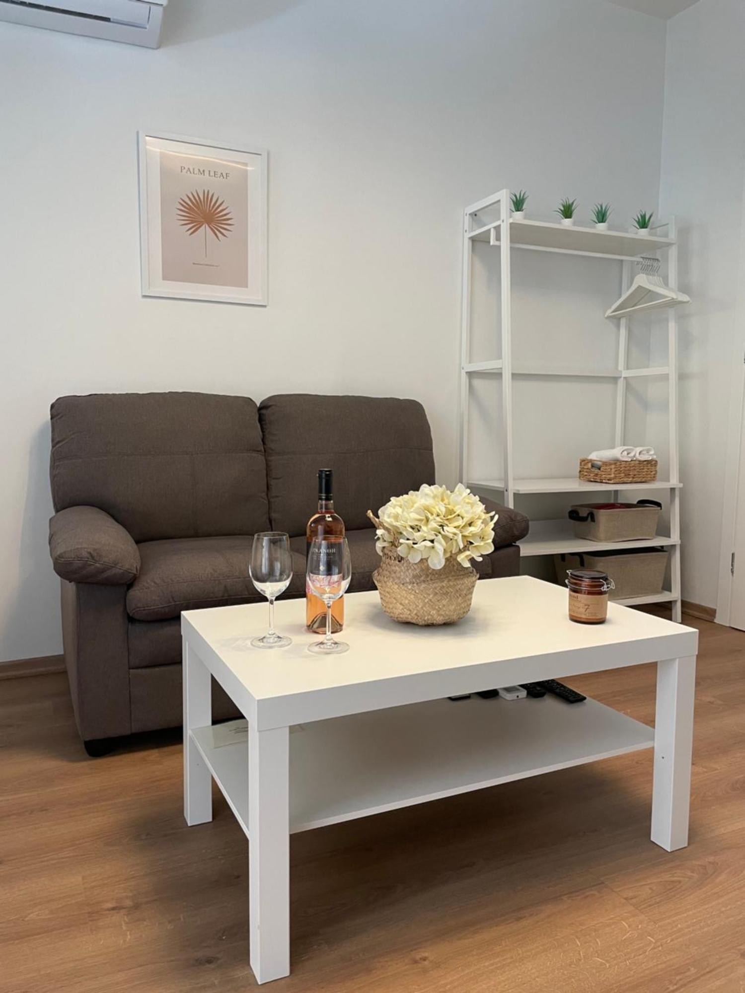 Persephone Stay Inn Елефсина Екстериор снимка