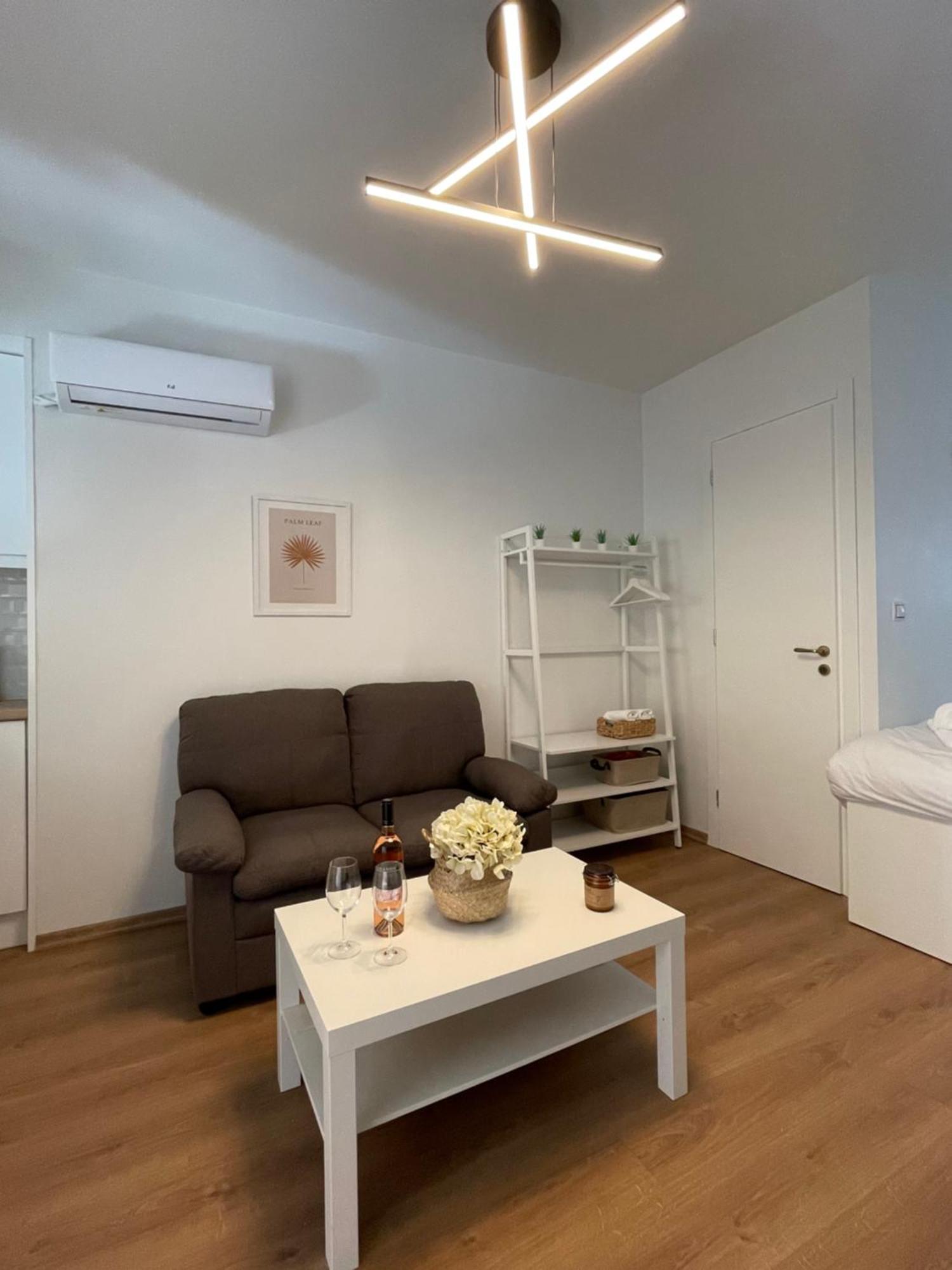 Persephone Stay Inn Елефсина Екстериор снимка
