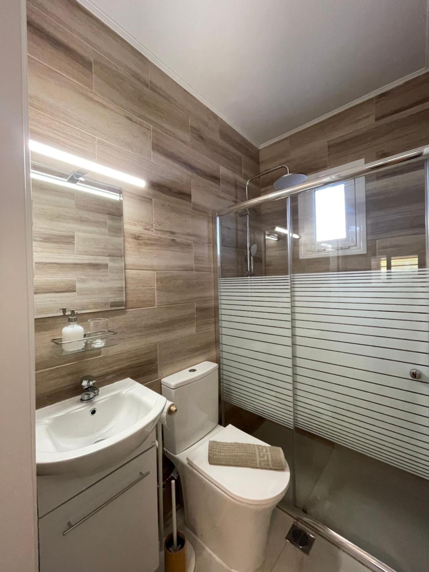 Persephone Stay Inn Елефсина Екстериор снимка